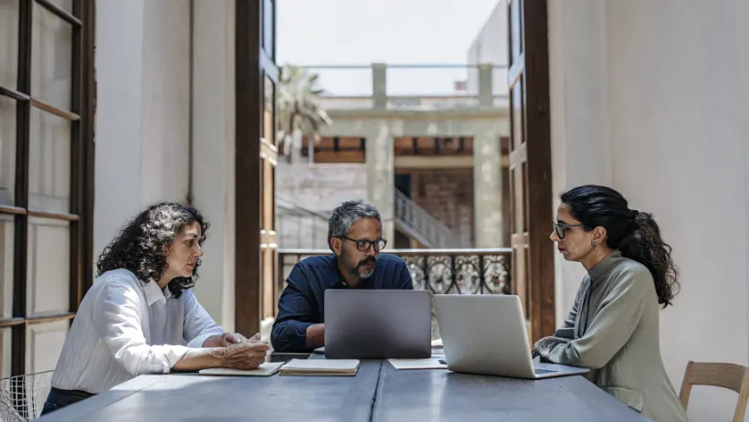 Periodistas independientes trabajando en documentación sobre Cuba
