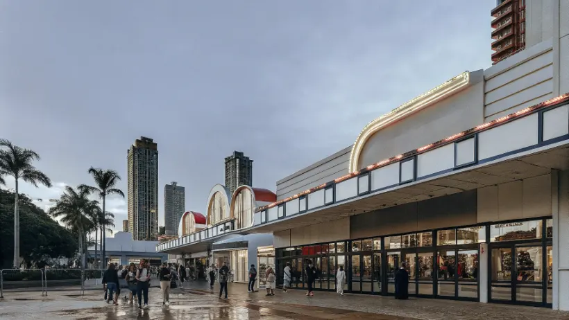 Distrito de entretenimiento en Miami con casinos modernos frecuentados por la comunidad cubanoamericana